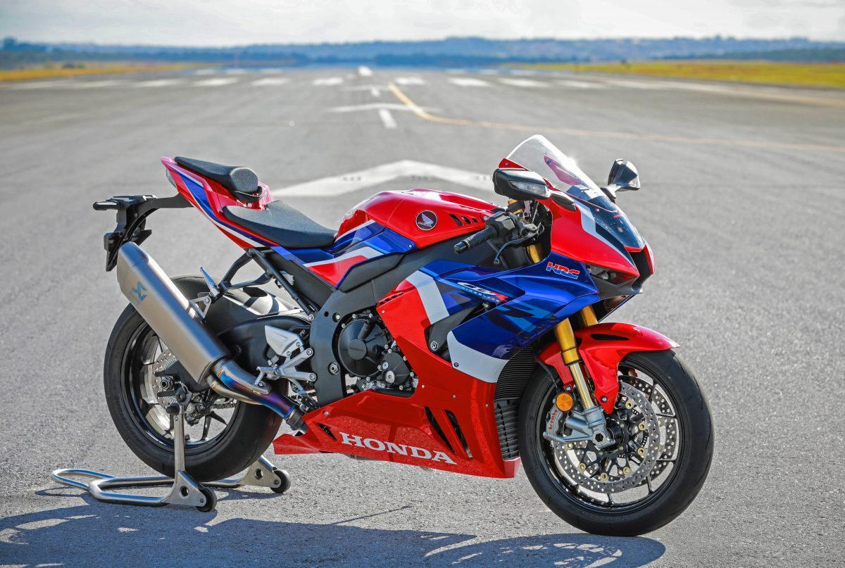 Conheça a Honda CBR 1000RRR Fireblade SP 2023 Universo Automotivo