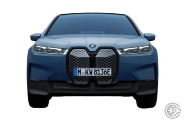 BMW iX Drive40 2023 (2)