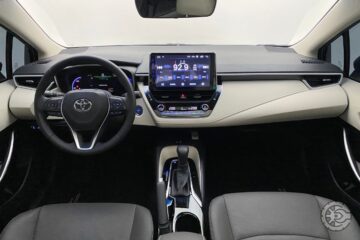 Toyota Corolla Altis Premium 1.8 AT Hybrid 2023 (6)
