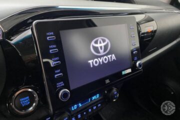 Toyota Hilux SRX D4-D 2.8TDi 4x4 CD AT 2023 (8)